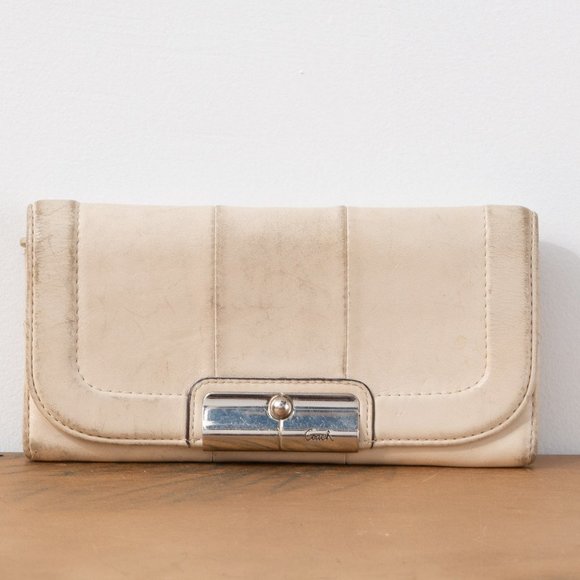 Cream Coach Wallet - Picture 1 of 6